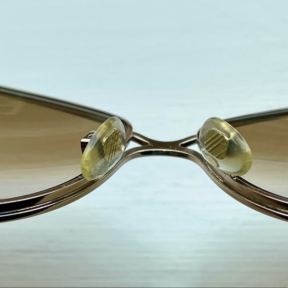 ❌SOLD❌ Authentic {Burberry} Sunglasses - Picture 10 of 12